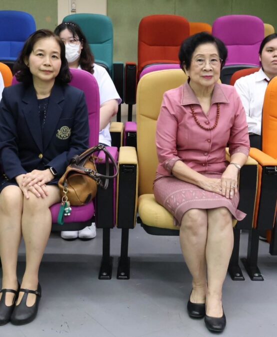 LINE_ALBUM_พิธีมอบรางวัลและประกาศนียบัตรออกแบบ Lo444